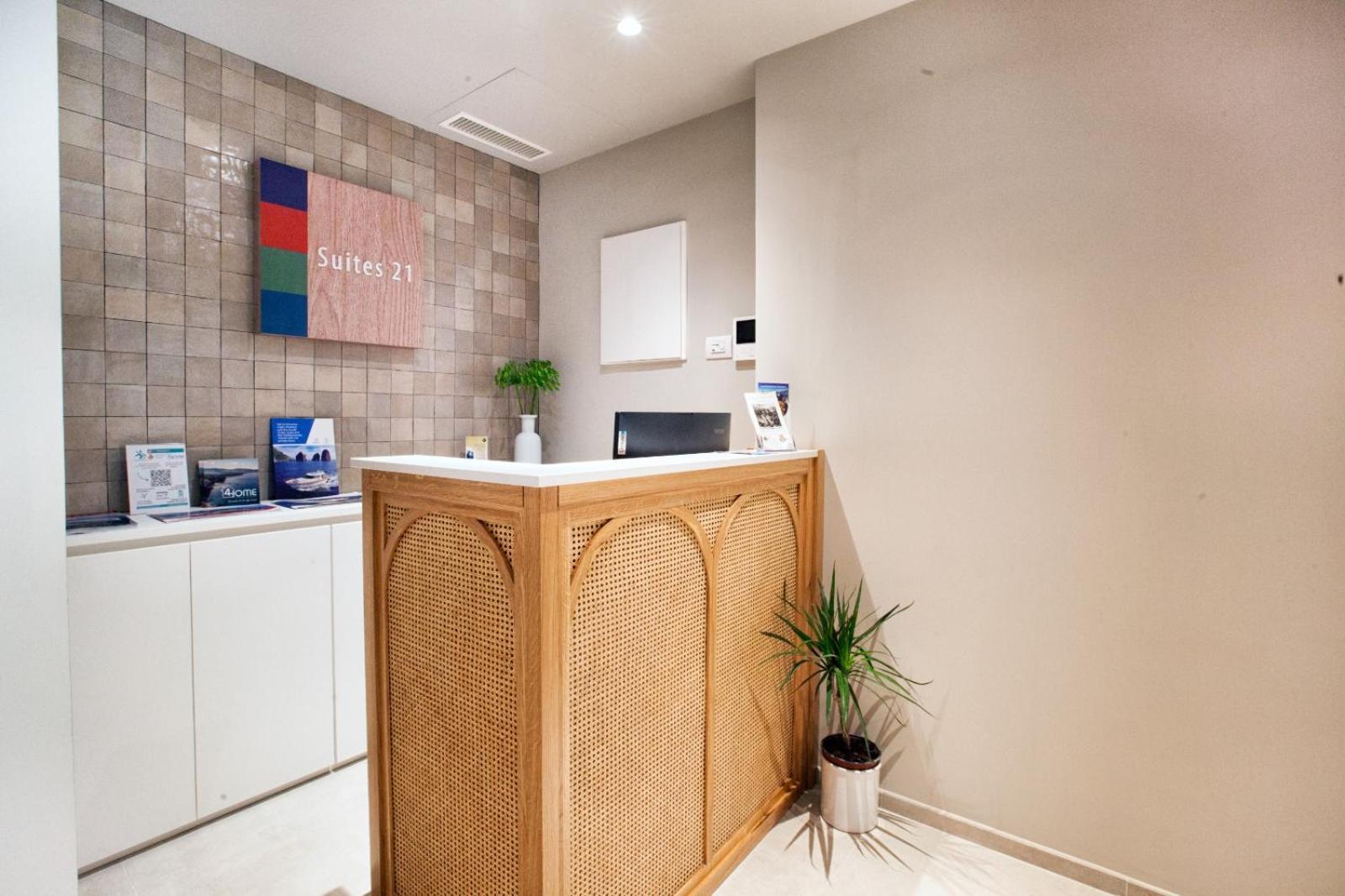 Estate4Home - Suites 21 Сорренто Екстер'єр фото