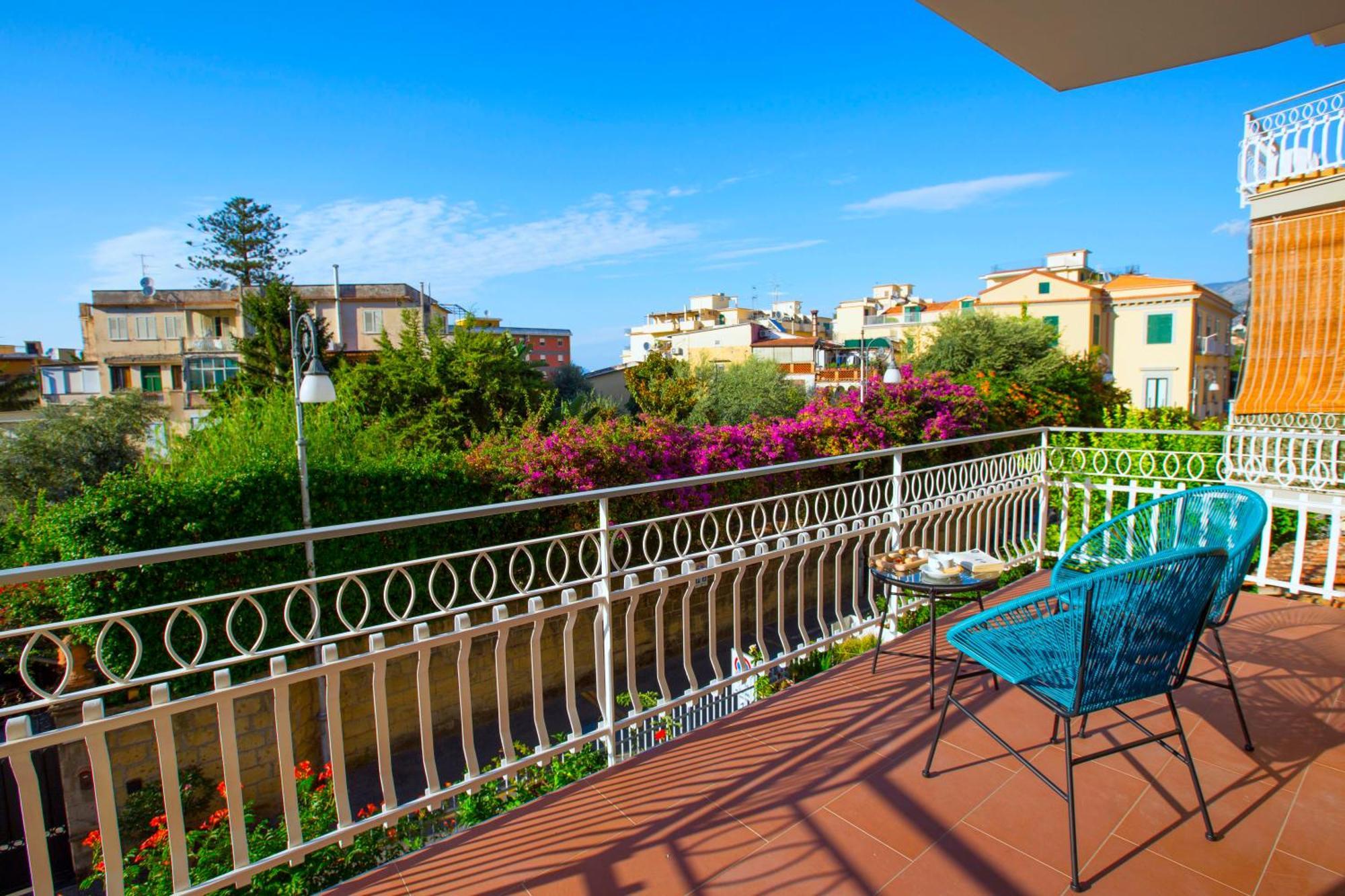 Estate4Home - Suites 21 Сорренто Екстер'єр фото