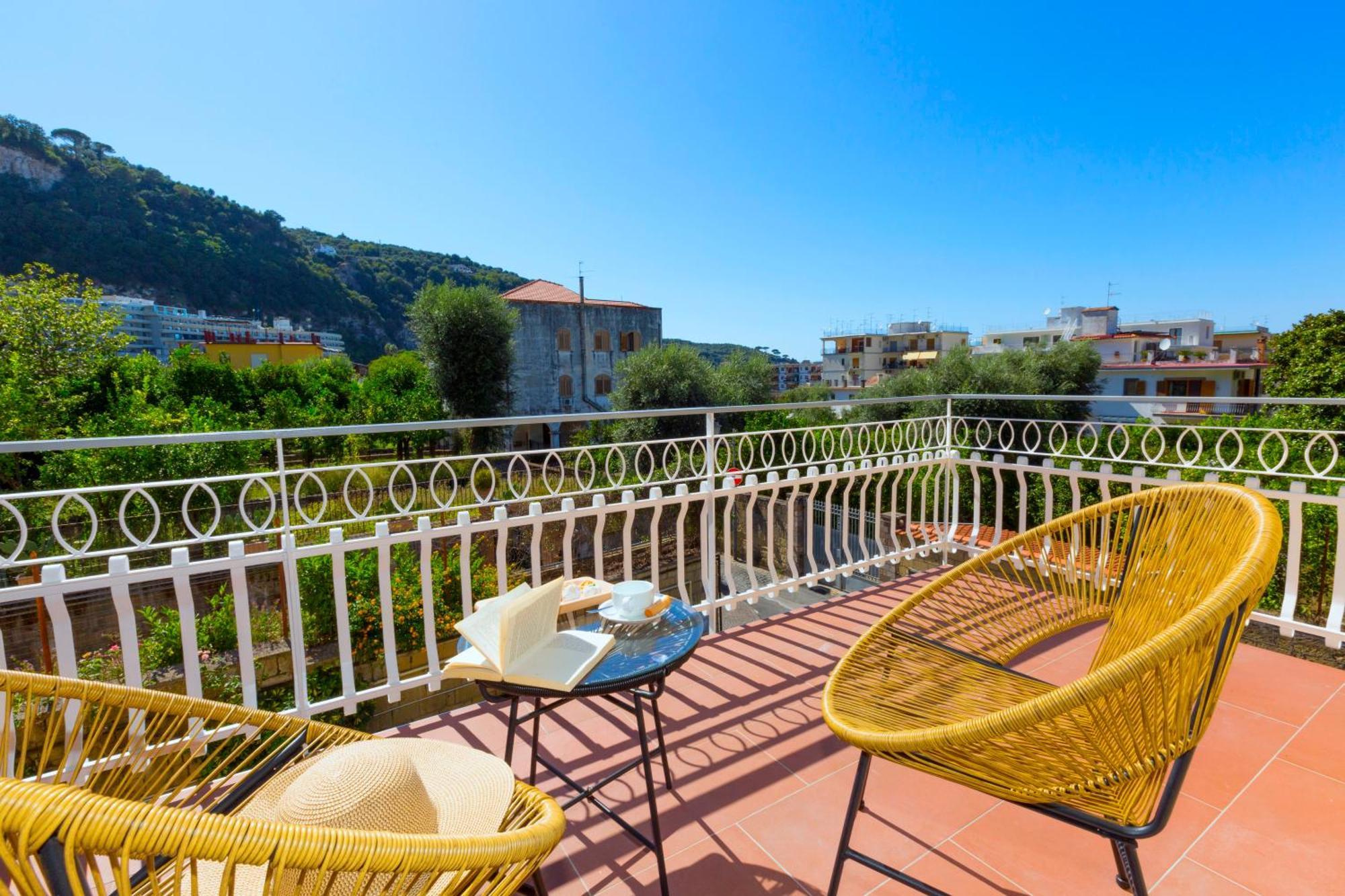 Estate4Home - Suites 21 Сорренто Екстер'єр фото